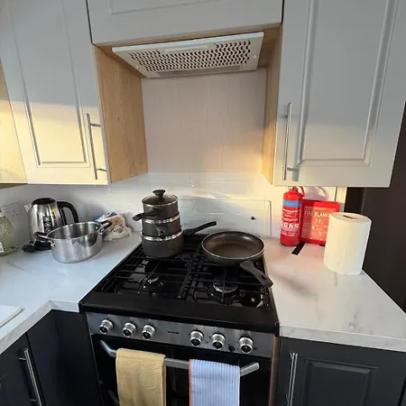 Luxury 3-bed Caravan With Decking & Free Parking Near Beaches - Primrose Valley *