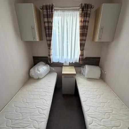 Luxury 3-bed Caravan With Decking & Free Parking Near Beaches - Primrose Valley בית אירוח פילי