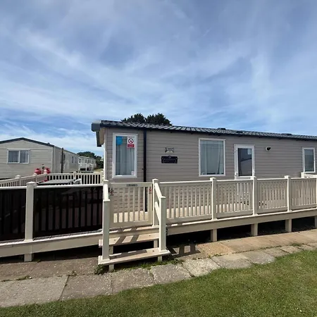 Luxury 3-bed Caravan With Decking & Free Parking Near Beaches - Primrose Valley פילי
